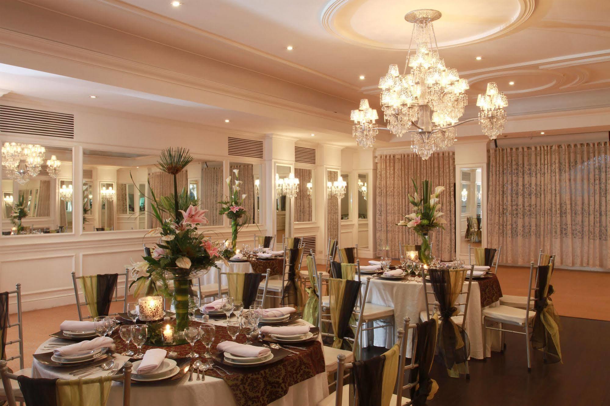 The Sulo Riviera Hotel Quezon City Εξωτερικό φωτογραφία